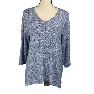 Chico’s SZ 2 (Large) Ultimate Tee Top Geometric Stretch V-Neck 3/4 Sleeve Hi-Low